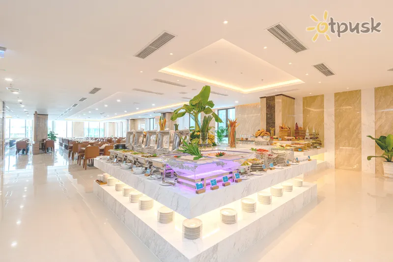 Фото отеля Gonsala Hotel Nha Trang 4* Нячанг В'єтнам бари та ресторани