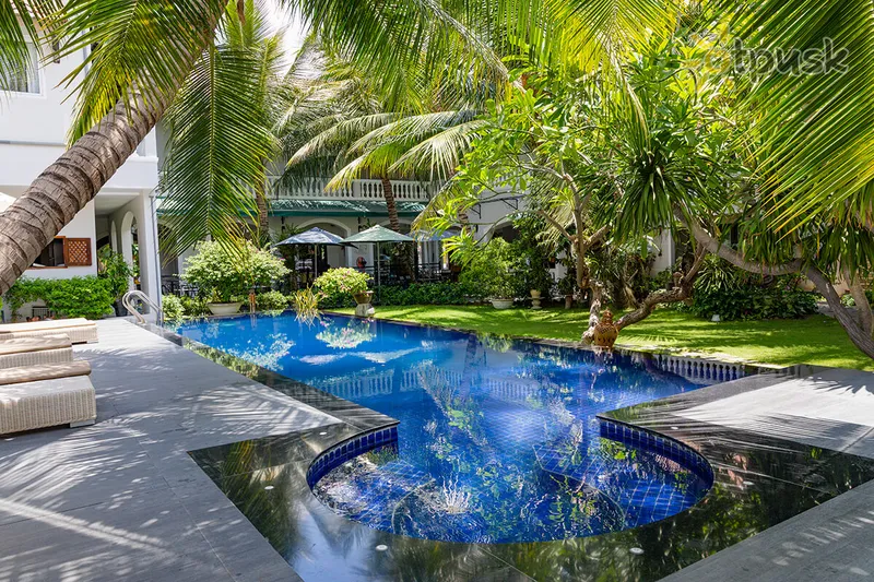 Фото отеля La Paloma Villa Nha Trang 3* Нячанг В'єтнам екстер'єр та басейни