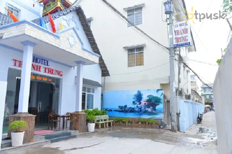 Фото отеля Thanh Trung Phu Quoc Hotel 1* о. Фукуок Вьетнам экстерьер и бассейны
