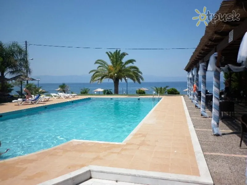 Фото отеля Iria Beach Hotel 3* Peloponesas Graikija išorė ir baseinai