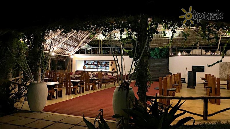 Фото отеля Blue Moon Resort 4* Джамбиани Танзания бары и рестораны