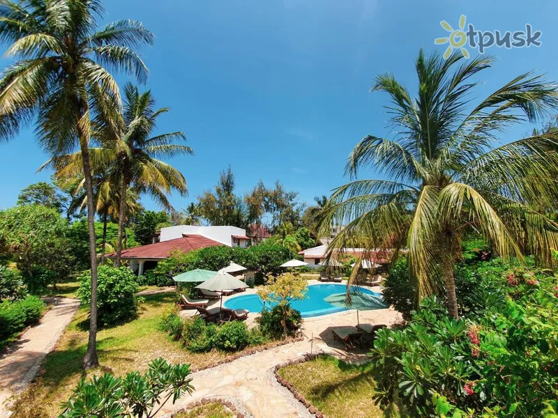 Фото отеля Flame Tree Cottages 3* Нунгві Танзанія екстер'єр та басейни