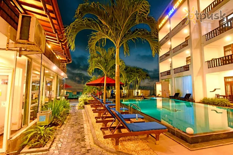 Фото отеля Randiya Sea View Hotel 4* Мирисса Шри-Ланка экстерьер и бассейны