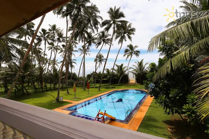 Фото отеля Palm Beach Villa Wadduwa 4* Ваддува Шри-Ланка экстерьер и бассейны