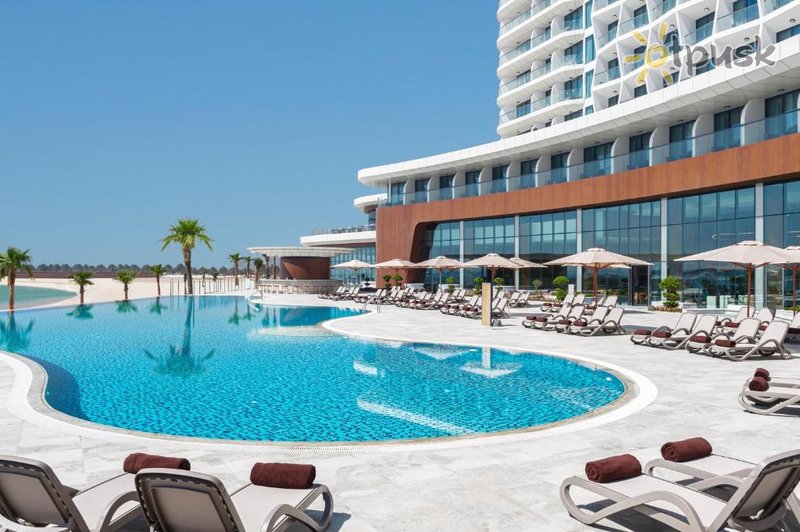 Фото отеля Hampton by Hilton Marjan Island 4* Рас Аль-Хайма ОАЭ экстерьер и бассейны