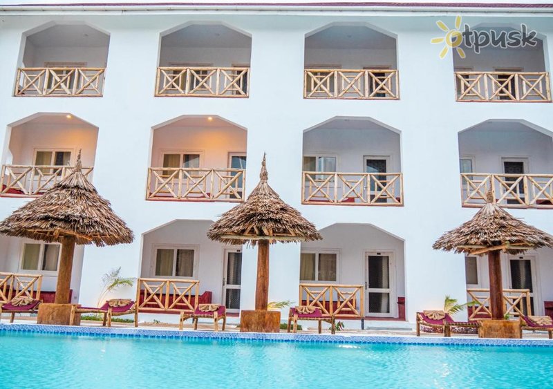 Фото отеля AHG Sun Bay Mlilile Beach Hotel 4* Матемве Танзания экстерьер и бассейны