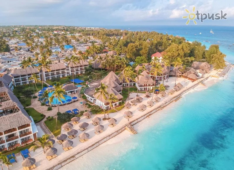 Фото отеля DoubleTree Resort by Hilton Hotel Zanzibar — Nungwi 4* Nungwi Tanzanija išorė ir baseinai