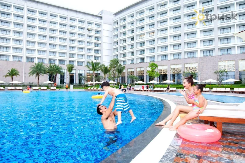Фото отеля Wyndham Grand Phu Quoc 5* о. Фукуок В'єтнам екстер'єр та басейни