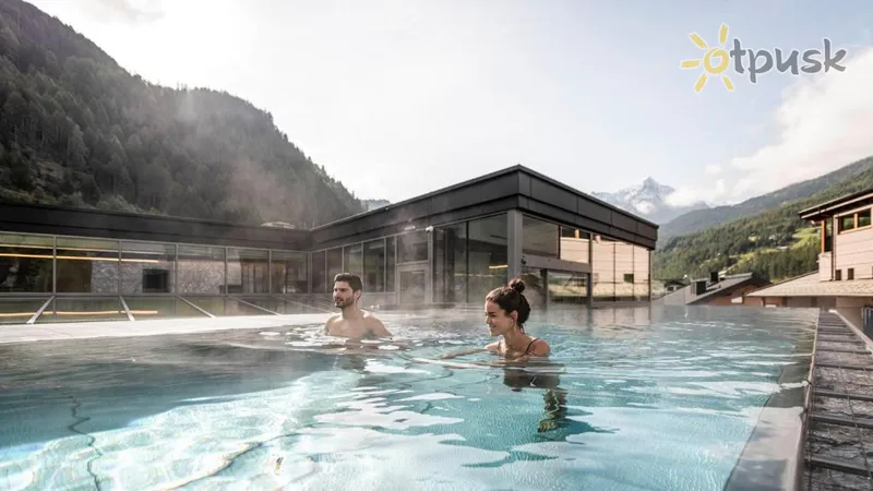 Фото отеля Die Berge Lifestyle Hotel Solden 4* Solden Austrija ārpuse un baseini
