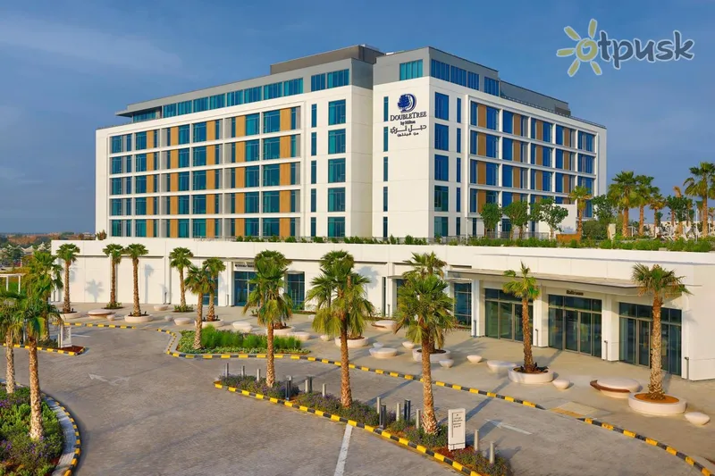 Фото отеля DoubleTree by Hilton Abu Dhabi Yas Island Residences 4* Abu Dabis JAE išorė ir baseinai