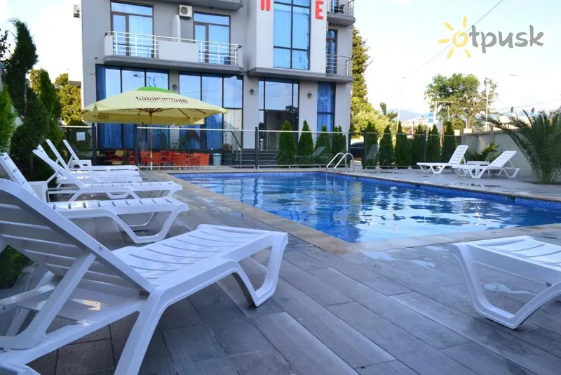 Фото отеля Skyline Batumi 3* Батумі Грузія екстер'єр та басейни