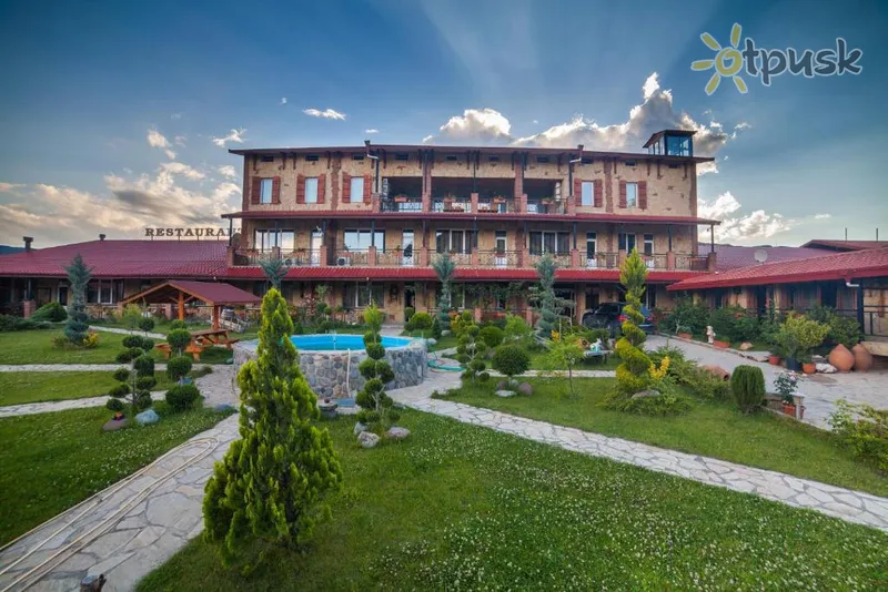 Фото отеля Zedazeni Hotel 3* Mtskheta Gruzija išorė ir baseinai