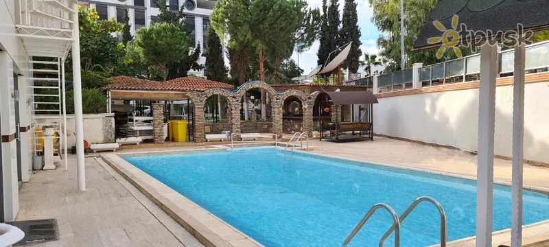 Фото отеля Yildirim Hotel 2* Дідім Туреччина екстер'єр та басейни