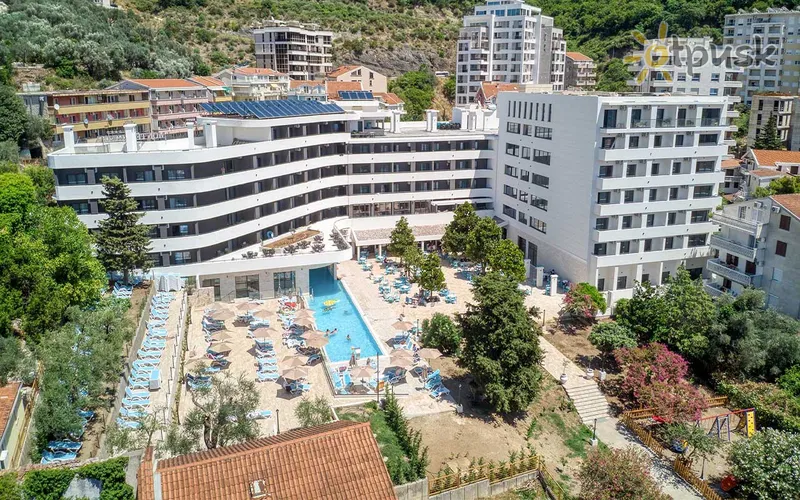 Фото отеля Montenegrina Hotel & SPA 4* Рафаиловичи Черногория экстерьер и бассейны