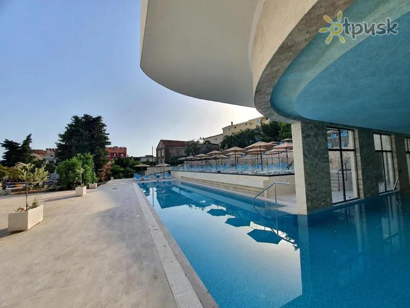 Фото отеля Montenegrina Hotel & SPA 4* Rafailoviči Melnkalne ārpuse un baseini