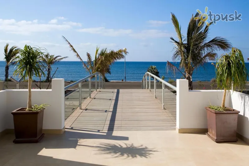 Фото отеля R2 Bahia Playa Design Hotel & Spa 4* par. Fuerteventura (Kanāriju salas) Spānija ārpuse un baseini