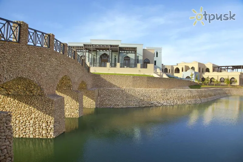 Фото отеля Salalah Rotana Resort 5* Salalah Omanas išorė ir baseinai