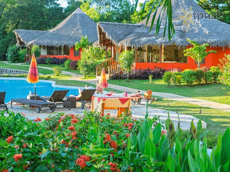 Фото отеля Loharano Hotel 3* Нусі-Бе Мадагаскар екстер'єр та басейни