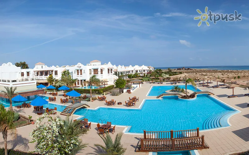 Фото отеля Lahami Bay Beach Resort 4* Марса Алам Египет экстерьер и бассейны