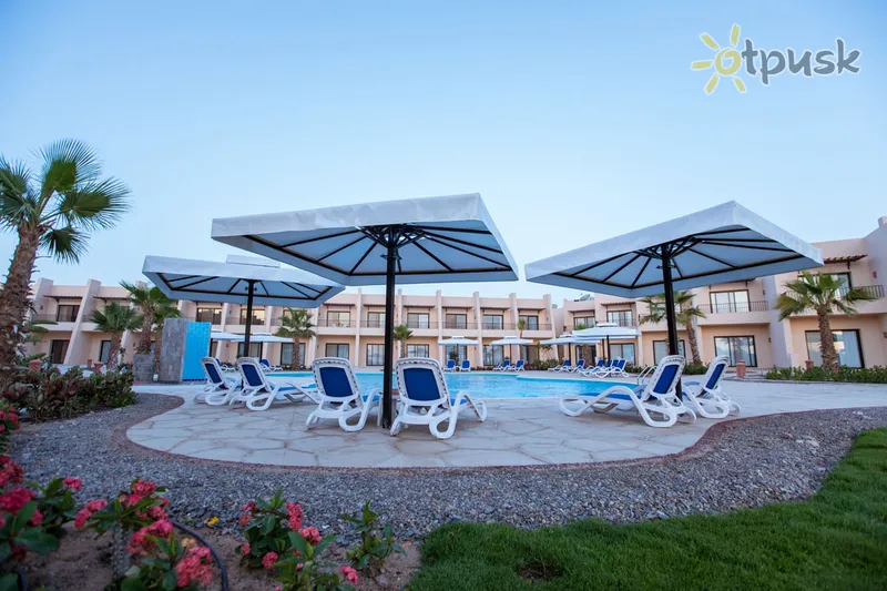 Фото отеля Sky View Suites Hotel 3* Хургада Єгипет екстер'єр та басейни