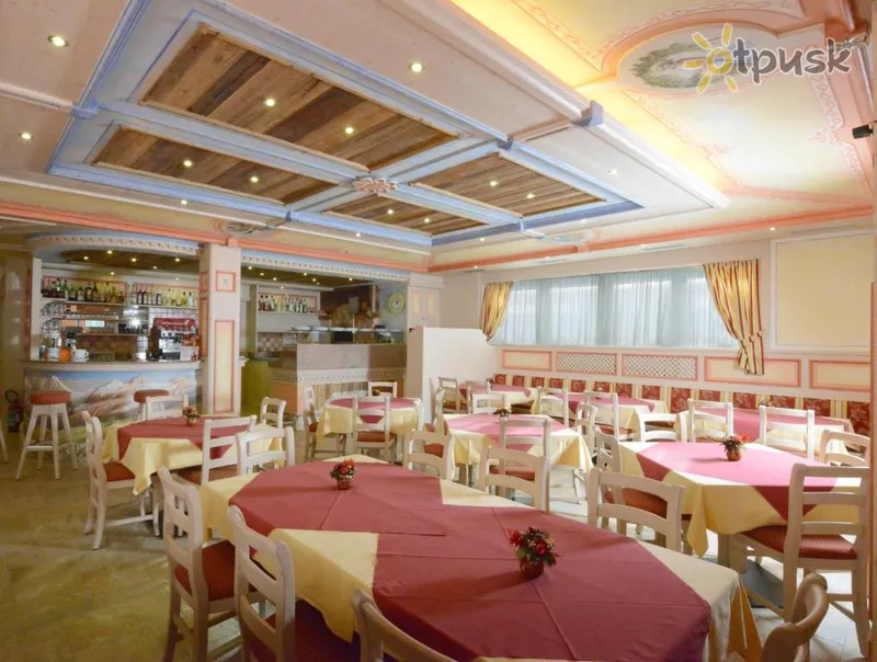Фото отеля La Noria Commezzadura 3* Валь ді Соле Італія бари та ресторани