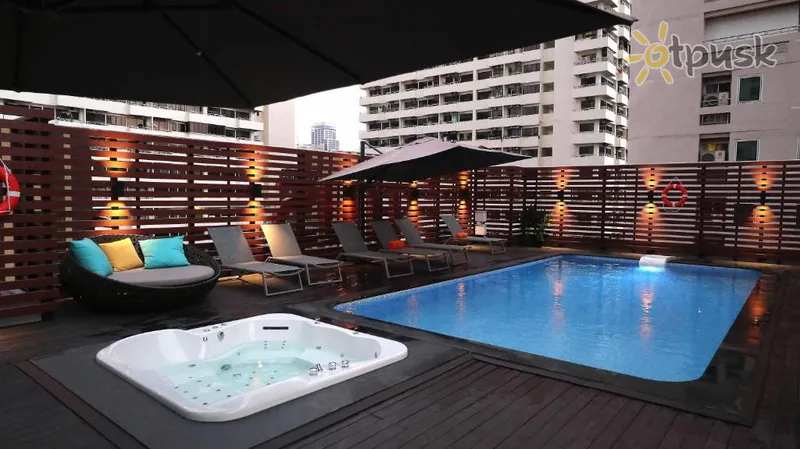 Фото отеля Citrus Suites Sukhumvit 6 by Compass Hospitality 4* Бангкок Таїланд екстер'єр та басейни