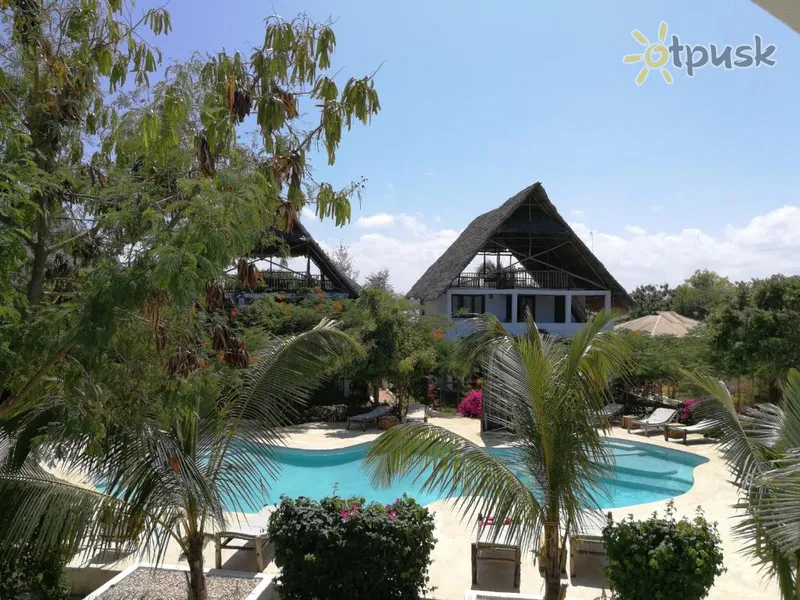 Фото отеля Breeze Residence Apartments 3* Ківенгва Танзанія екстер'єр та басейни