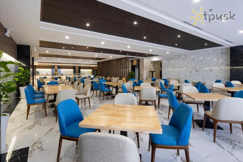 Фото отеля Miracle Luxury Hotel 4* Нячанг В'єтнам бари та ресторани