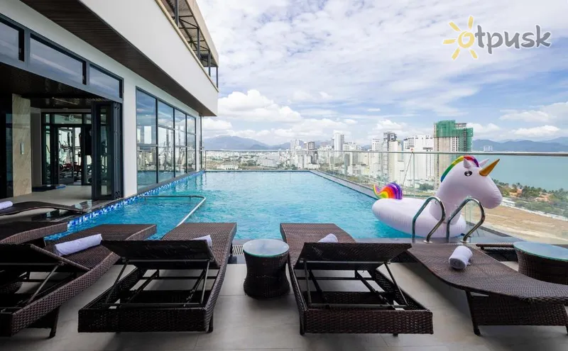 Фото отеля Miracle Luxury Hotel 4* Нячанг В'єтнам екстер'єр та басейни
