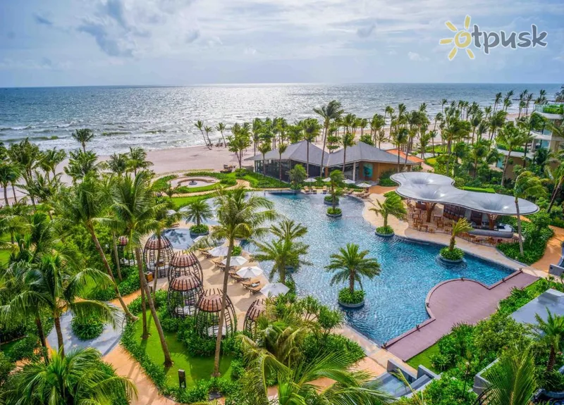 Фото отеля InterContinental Phu Quoc Long Beach Resort 5* о. Фукуок Вьетнам экстерьер и бассейны