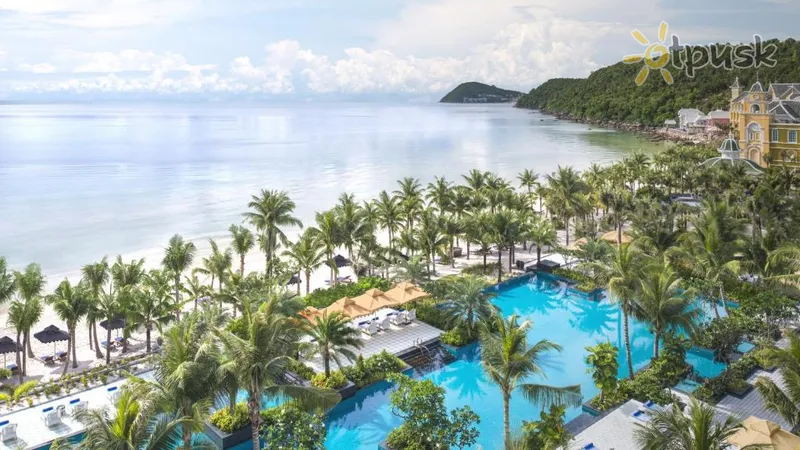 Фото отеля JW Marriott Phu Quoc Emerald Bay 5* о. Фукуок Вьетнам экстерьер и бассейны