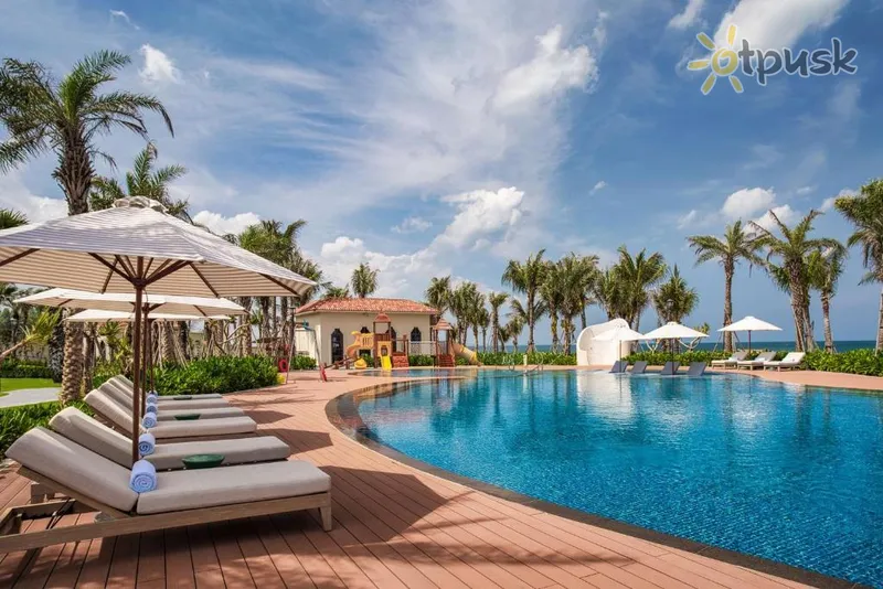 Фото отеля Radisson Resort Phan Thiet 4* Фант'єт В'єтнам екстер'єр та басейни
