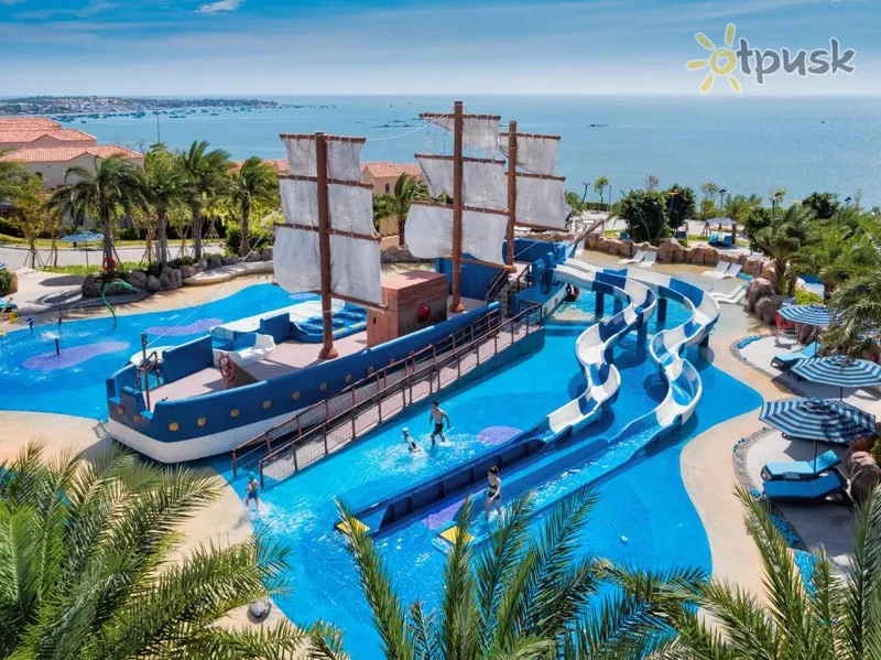 Фото отеля Centara Mirage Beach Resort Mui Ne 5* Phan Thiet Vietnamas išorė ir baseinai