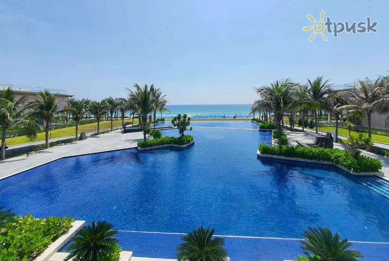 Фото отеля Wyndham Garden Cam Ranh Resort 5* Нячанг В'єтнам екстер'єр та басейни