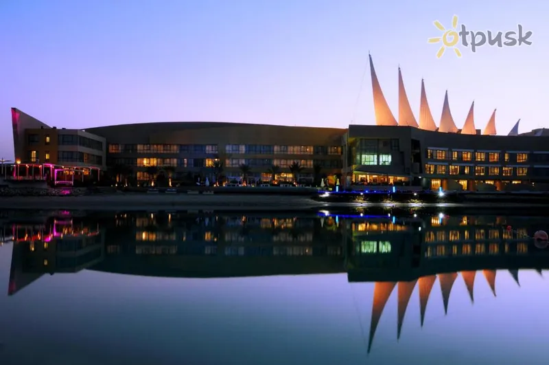 Фото отеля Dragon Hotel & Resort 4* Манама Бахрейн экстерьер и бассейны