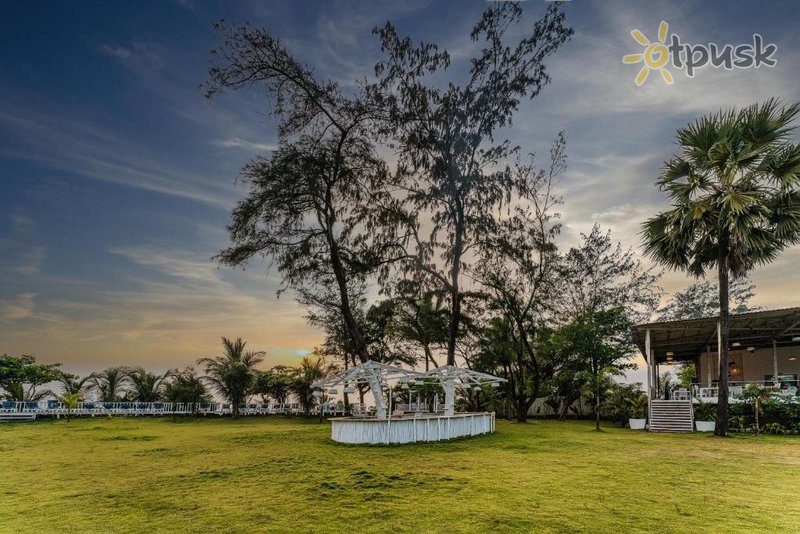 Фото отеля Foxoso La Alphonso Marina Resort & Spa 4* Северный Гоа Индия экстерьер и бассейны