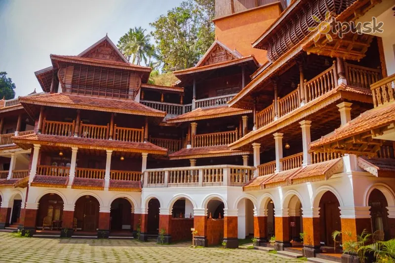Фото отеля AyurSoma Ayurveda Royal Retreat 5* Керала Индия экстерьер и бассейны