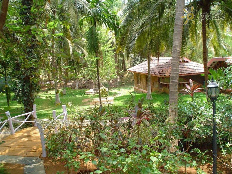 Фото отеля Kairali The Ayurvedic Healing Village 4* Керала Индия экстерьер и бассейны