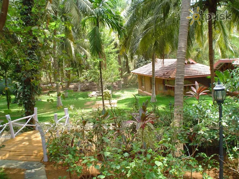 Фото отеля Kairali The Ayurvedic Healing Village 4* Керала Індія екстер'єр та басейни