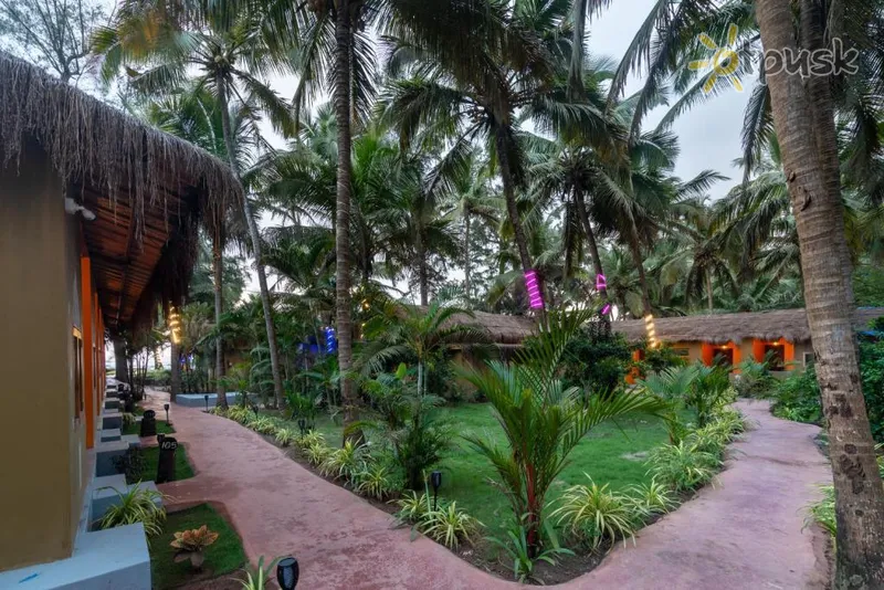 Фото отеля Amadi Beach Front Resort 4* Ziemeļu goa Indija ārpuse un baseini