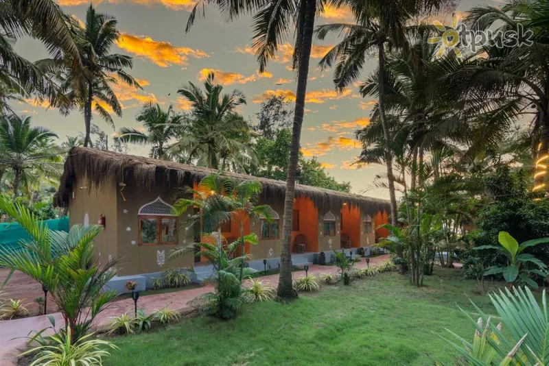Фото отеля Amadi Beach Front Resort 4* Šiaurės Goa Indija išorė ir baseinai