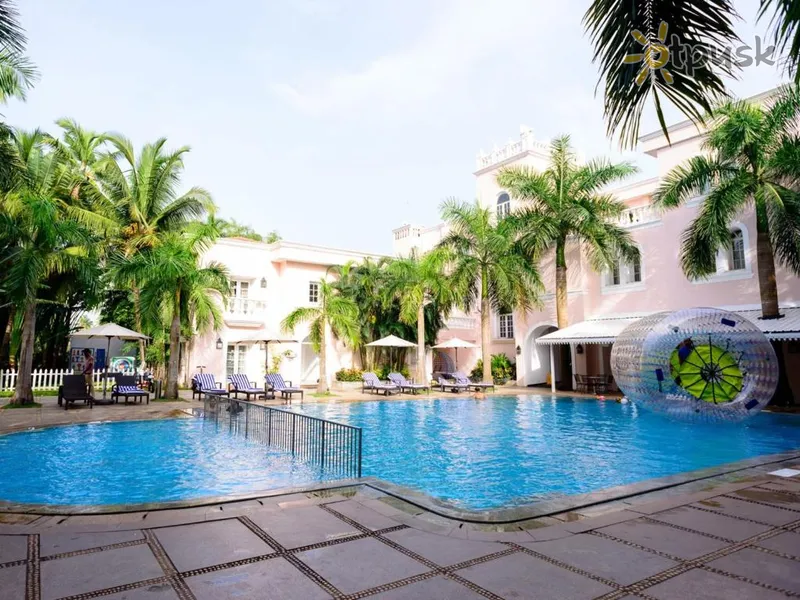 Фото отеля Club Mahindra Emerald Palms Resort Goa 4* Pietų goa Indija išorė ir baseinai