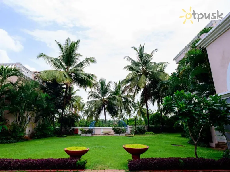 Фото отеля Club Mahindra Emerald Palms Resort Goa 4* Южный Гоа Индия экстерьер и бассейны