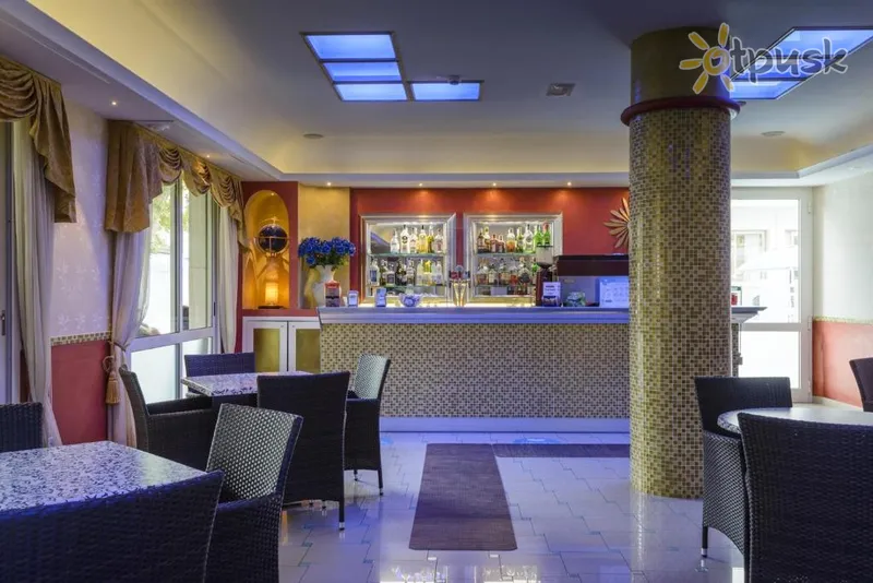 Фото отеля Madison 3* Римини Италия бары и рестораны