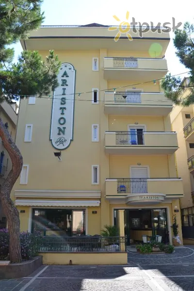 Фото отеля Ariston Hotel 3* Riminis Italiją išorė ir baseinai