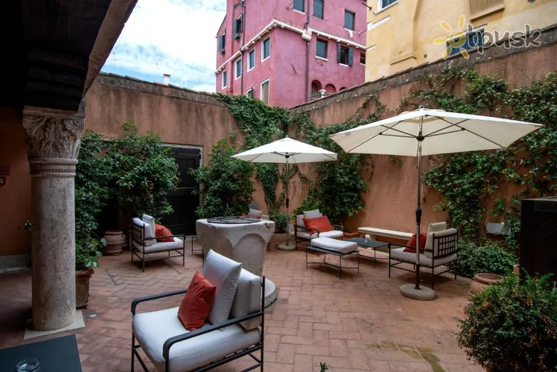 Фото отеля Casa Verardo Residenza d'Epoca 3* Венеция Италия экстерьер и бассейны