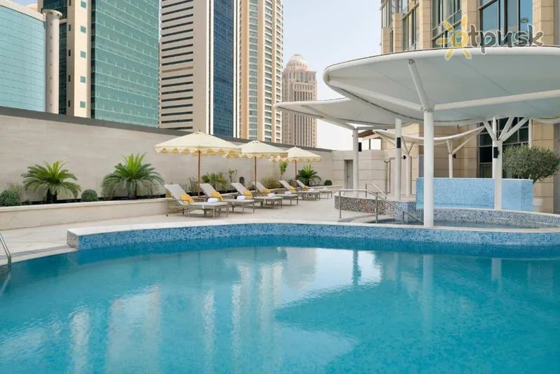 Фото отеля Le Meridian City Center Doha 5* Doha Kataras išorė ir baseinai