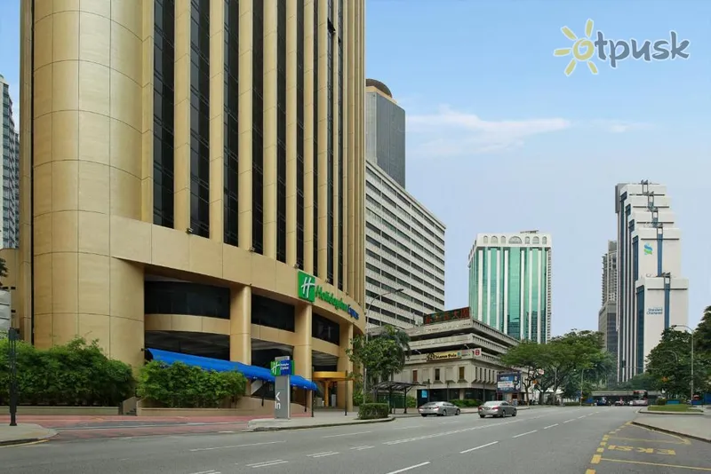 Фото отеля Holiday Inn Express 3* Куала-Лумпур Малайзия экстерьер и бассейны