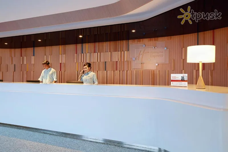 Фото отеля Holiday Inn Express 3* Куала-Лумпур Малайзия лобби и интерьер