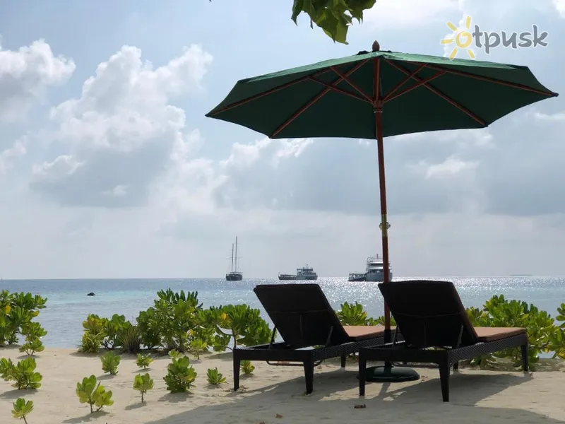 Фото отеля Iris Beach Residence 3* Південний Мале Атол Мальдіви екстер'єр та басейни